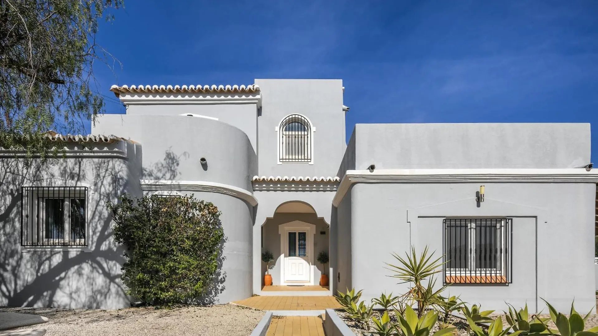 Villa At Walking Distance From Center And Beach! 카르보에이루 0*,  포르투갈