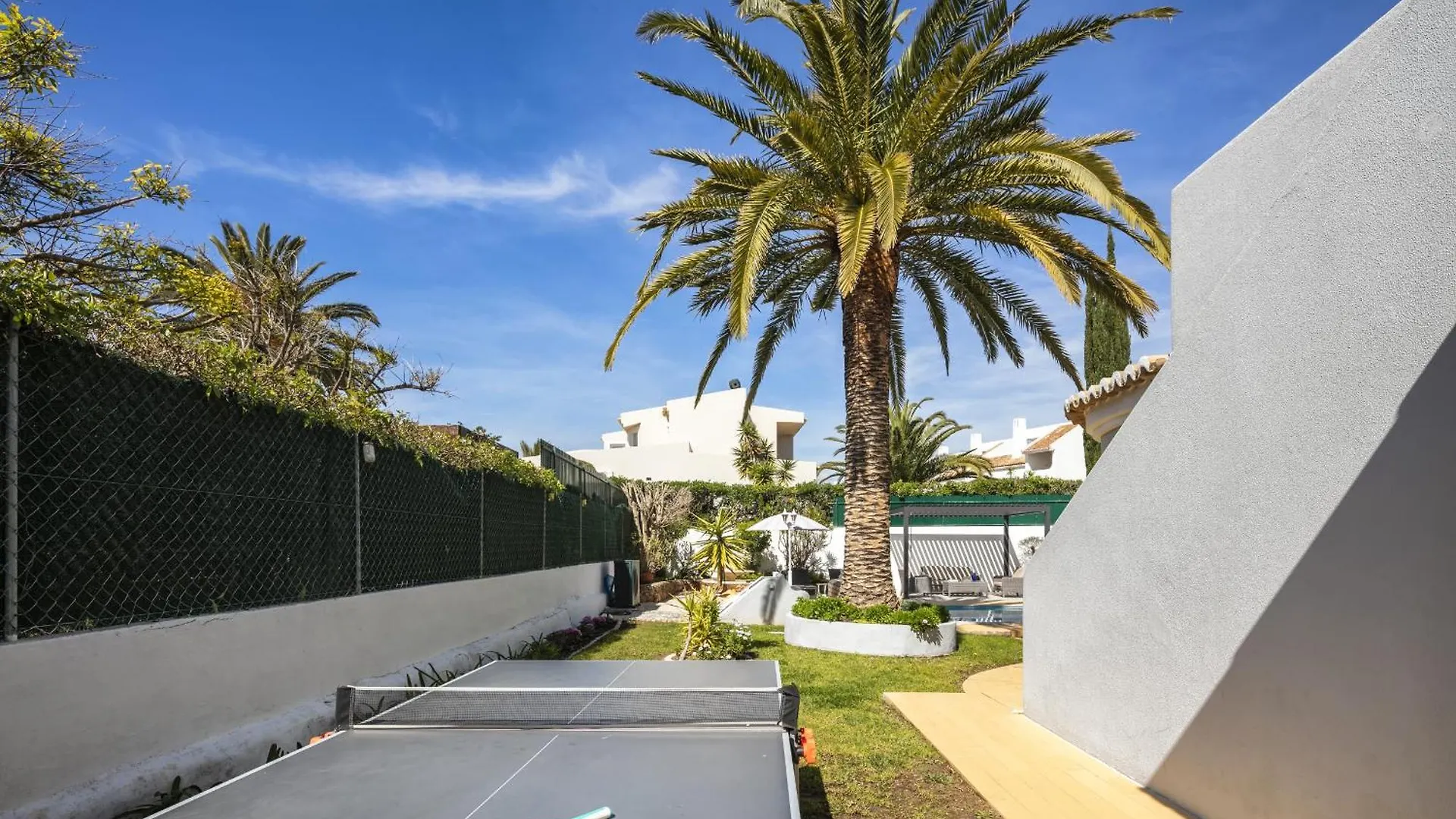 Villa At Walking Distance From Center And Beach! Carvoeiro
