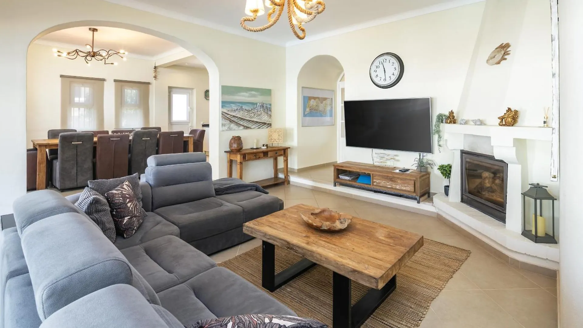 Villa At Walking Distance From Center And Beach! 카르보에이루 포르투갈